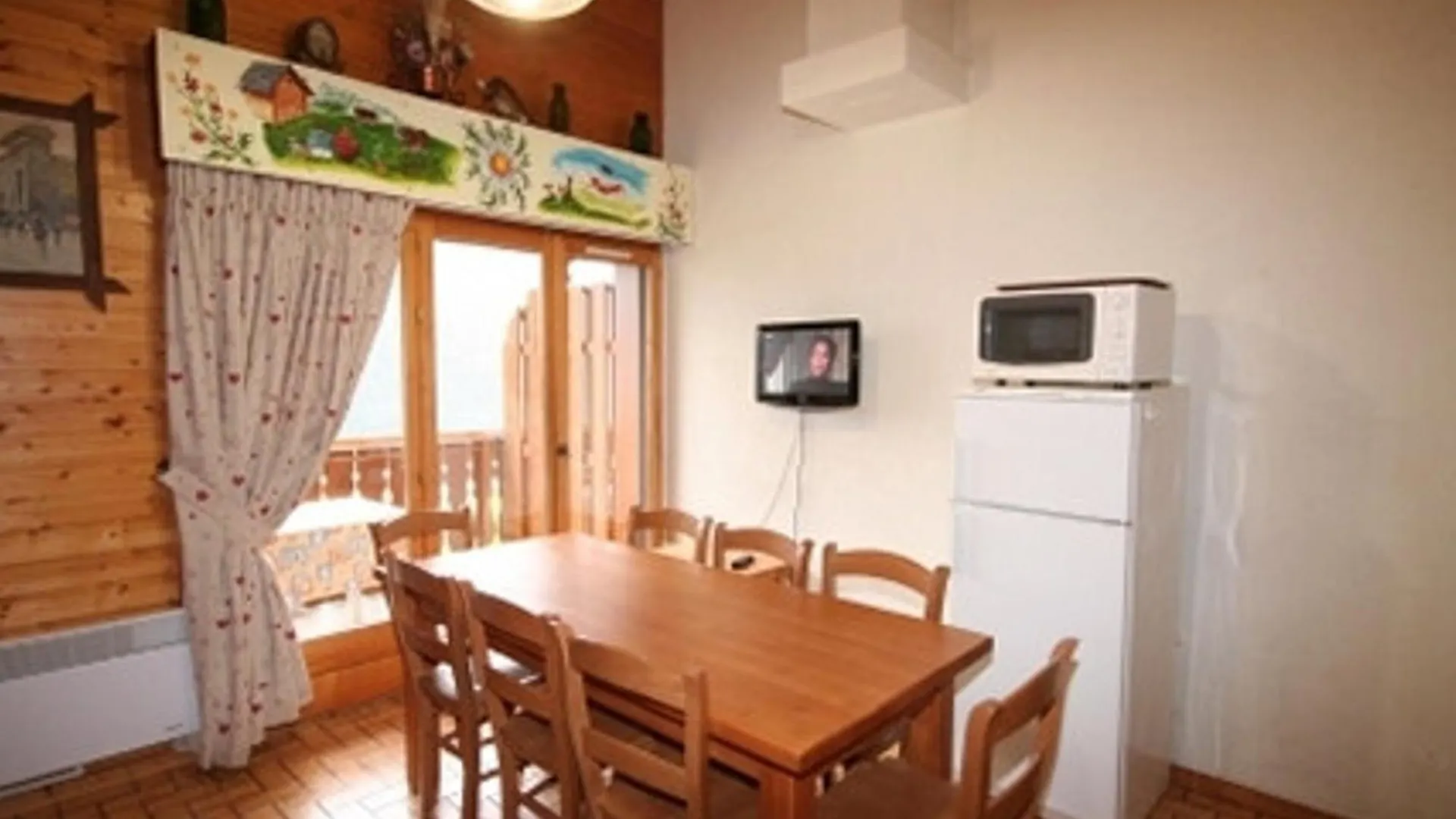 Appartement 4 Pieces, 3 Chambres, 8 Pers, Chatel, Animaux Permis, Parking - Fr-1-676-219 0*, Chatel France